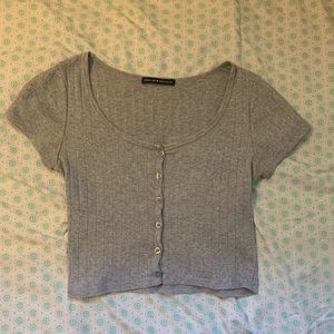 light grey button up short sleeve zelly top tee